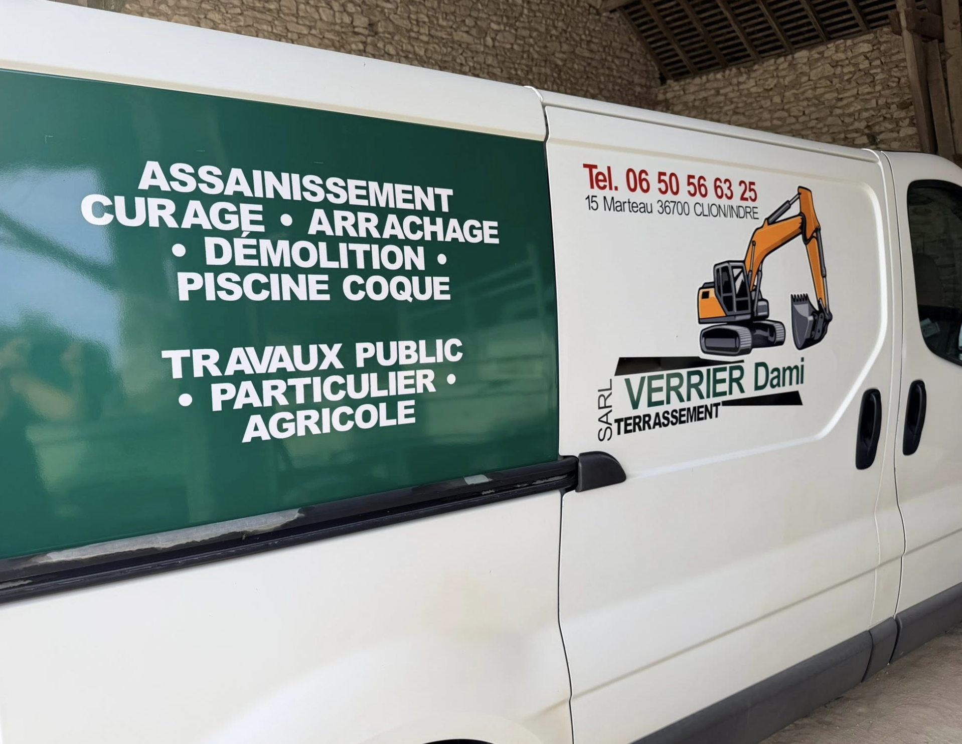 Camion SARL Verrier Dami, terrassement à Clion